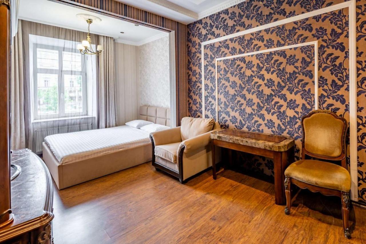 Romari Проспект Свободи 39 Lviv Ngoại thất bức ảnh