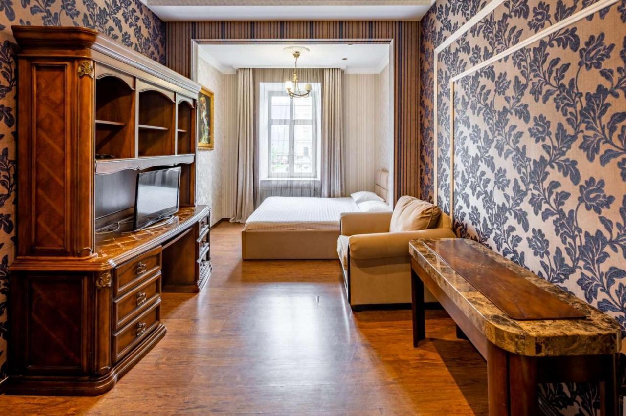 Romari Проспект Свободи 39 Lviv Ngoại thất bức ảnh