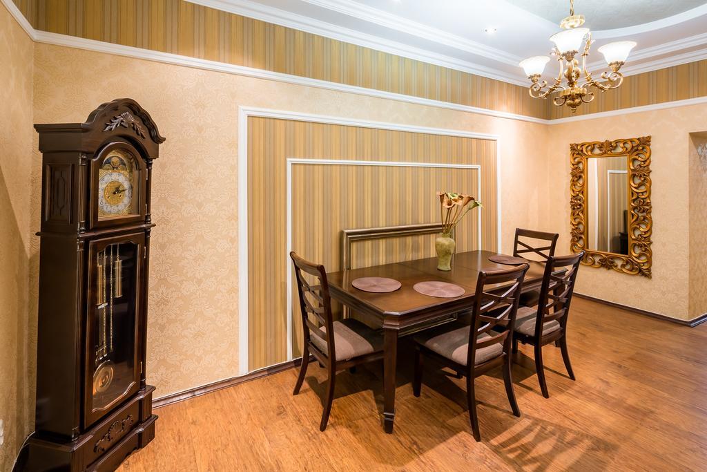 Romari Проспект Свободи 39 Lviv Ngoại thất bức ảnh