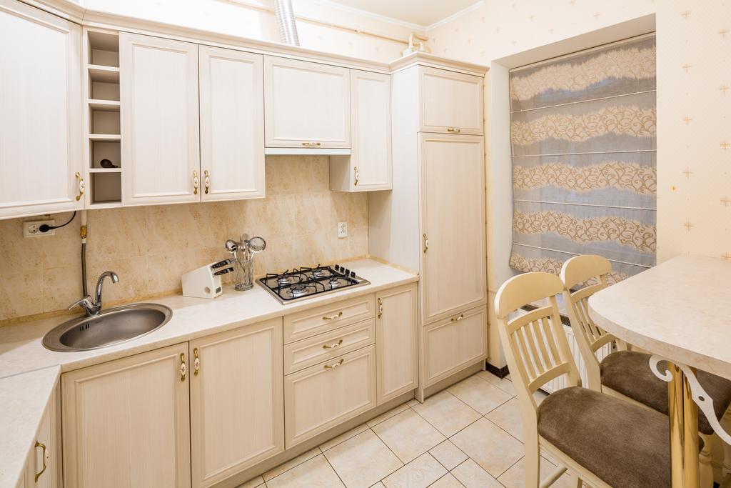 Romari Проспект Свободи 39 Lviv Ngoại thất bức ảnh