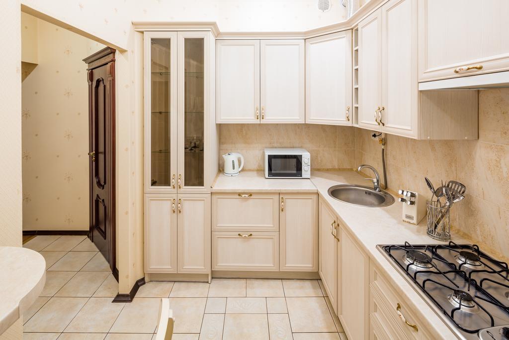 Romari Проспект Свободи 39 Lviv Ngoại thất bức ảnh